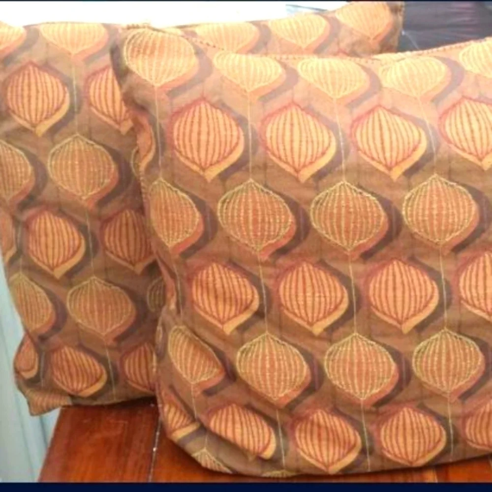 𝅺PAIR of Custom Throw Pillow Cases